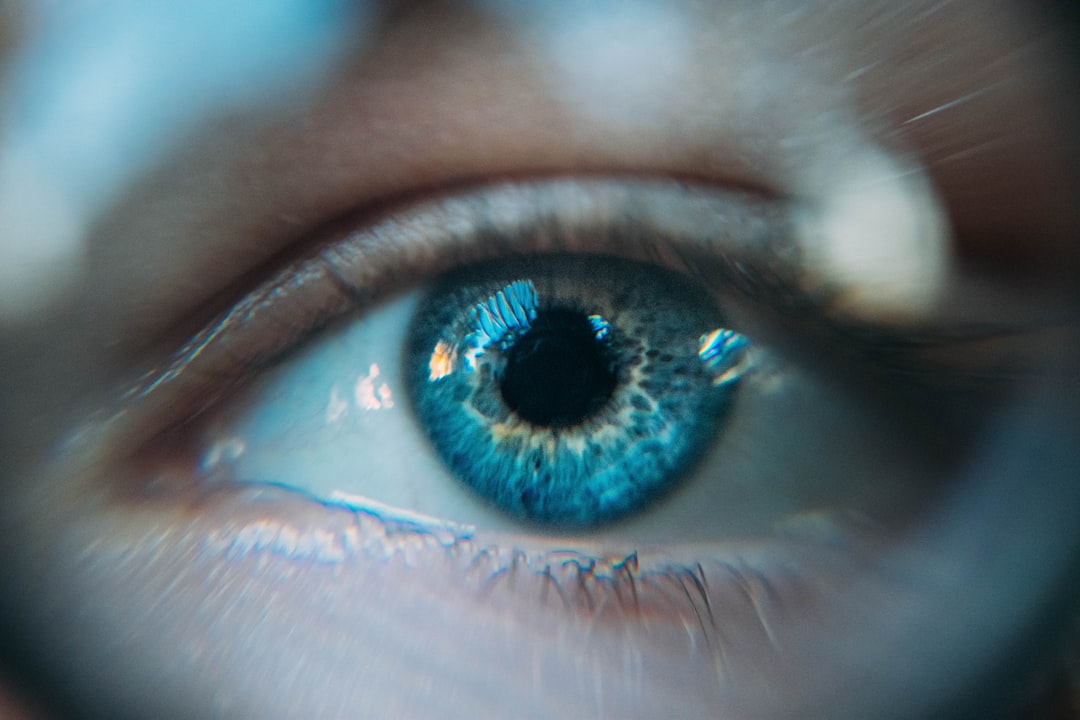 The Review Paradox: Why AI Review Summaries Can Mislead Patients